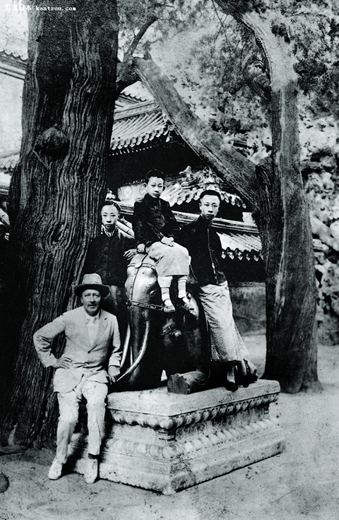 庄士敦和溥仪哥仨.jpg 庄士敦和溥仪哥仨.jpg