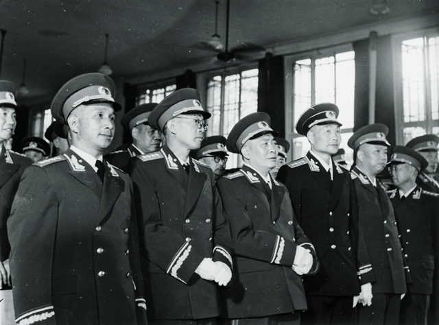 1955授军衔（与粟裕－谭政－肖劲光－王树生）.jpg