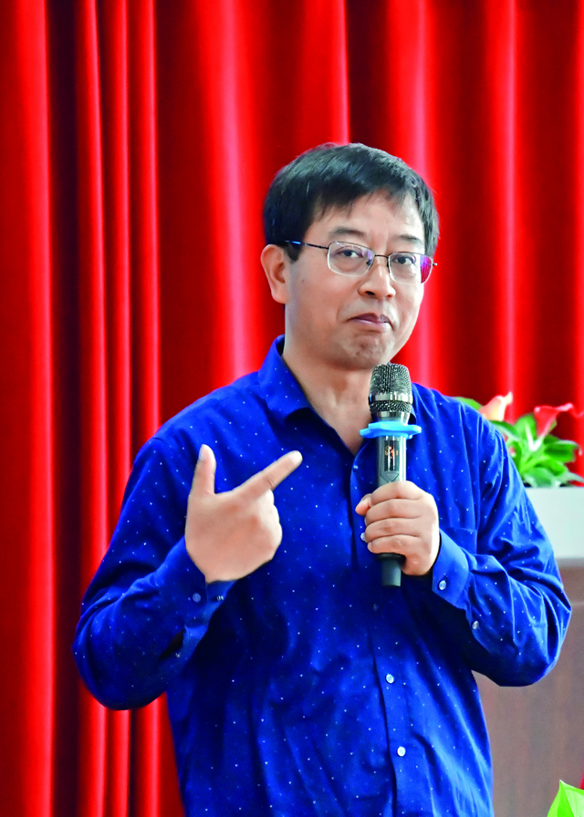 银小龙博士介绍甘净清除脂肪肝原理.jpg