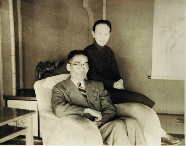 冰心吴文藻在日本的家中（1947年）.jpg