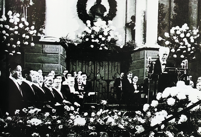 1957年12月10日,杨振宁在诺贝尔发奖典礼上.jpg 1957年12月10日,杨振宁在诺贝尔发奖典礼上.jpg