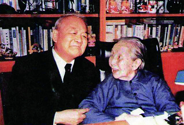 冰心与萧乾.jpg 冰心与萧乾.jpg