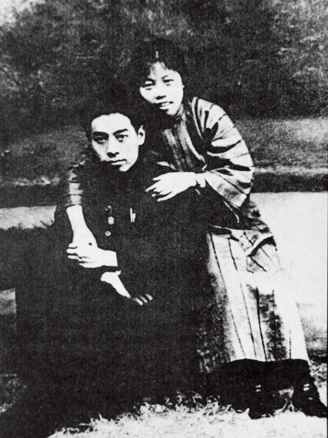 1926年，周恩来和邓颖超在汕头的合影.jpg