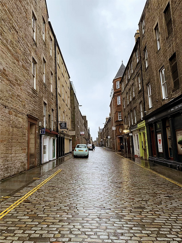 1、雨后清晨的爱丁堡街道.jpg