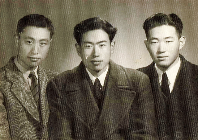 1943年，王忠诗（左）与西南联大地址系同学涂光炽（中）、张咸恭（右）合影.jpg