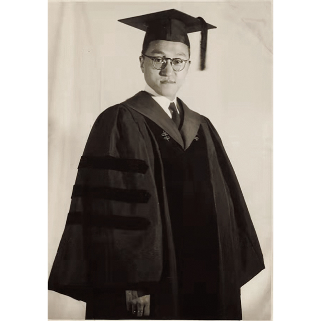 1949年杨嘉墀获博士学位.jpg