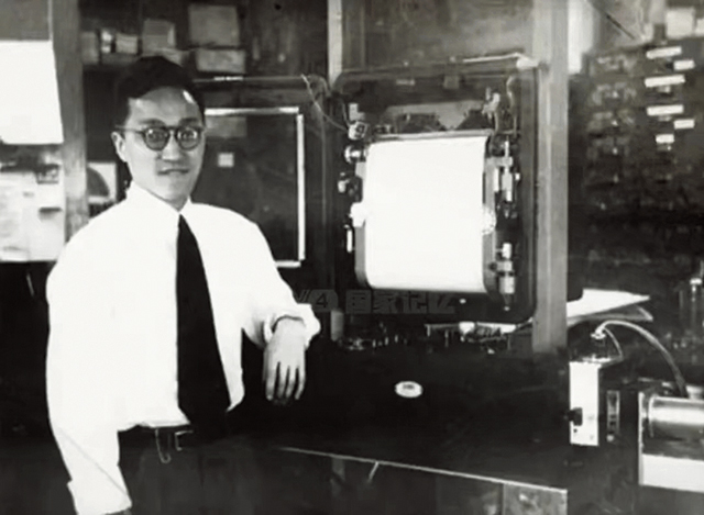 1954年杨嘉墀在美国研制的快速记录吸收光谱仪.jpg
