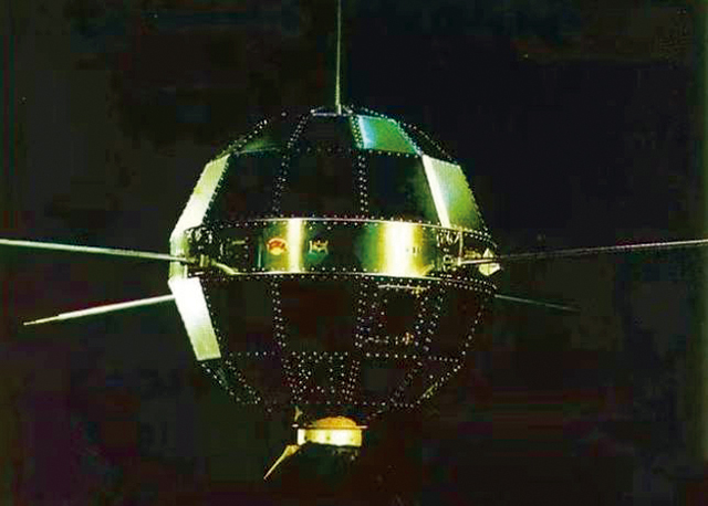 1970年4月24日，我国发射的第一颗人造地球卫星“东方红一号”.jpg