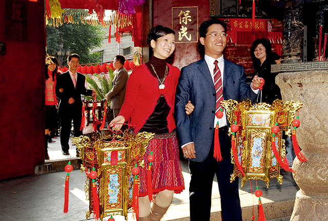 1、 国家级非物质文化遗产  晋江东石闽台灯俗（送灯）   徐维耕  摄.jpg