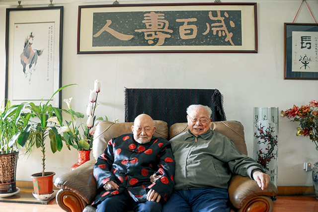 马士弘与马识途(2013年11月25日).jpg 马士弘与马识途(2013年11月25日).jpg