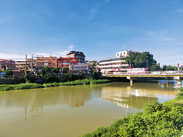 岭畔村（刘志峰摄影）.jpg