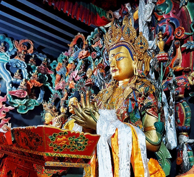 3.寺中松赞干布塑像.jpg 3.寺中松赞干布塑像.jpg