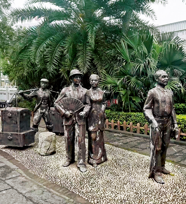 华侨荣归故里.jpg 华侨荣归故里.jpg