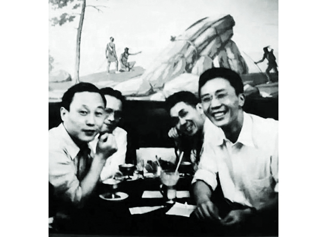 1950年,数学家华罗庚从美国归国。图为华罗庚(右1)回国前与物理学家张文裕(左1)等合影.jpg 1950年,数学家华罗庚从美国归国。图为华罗庚(右1)回国前与物理学家张文裕(左1)等合影.jpg