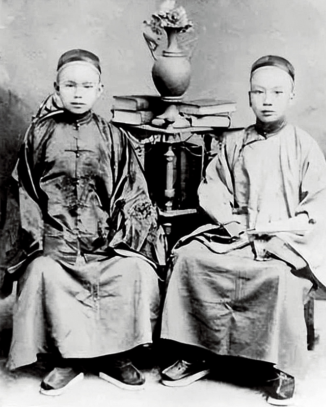 1872年，出国前夕梁如浩（左）与唐绍仪（右）的合影.jpg