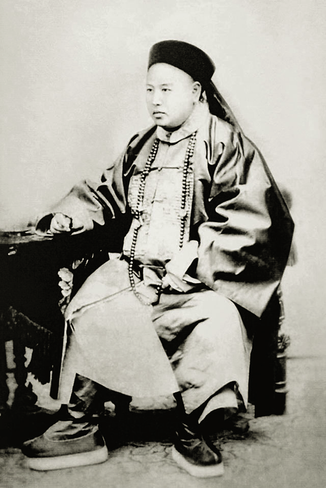 林泰曾，北洋水师左翼总兵，“镇远”号管带。甲午海战后因舰，船触礁受损引咎自杀.jpg